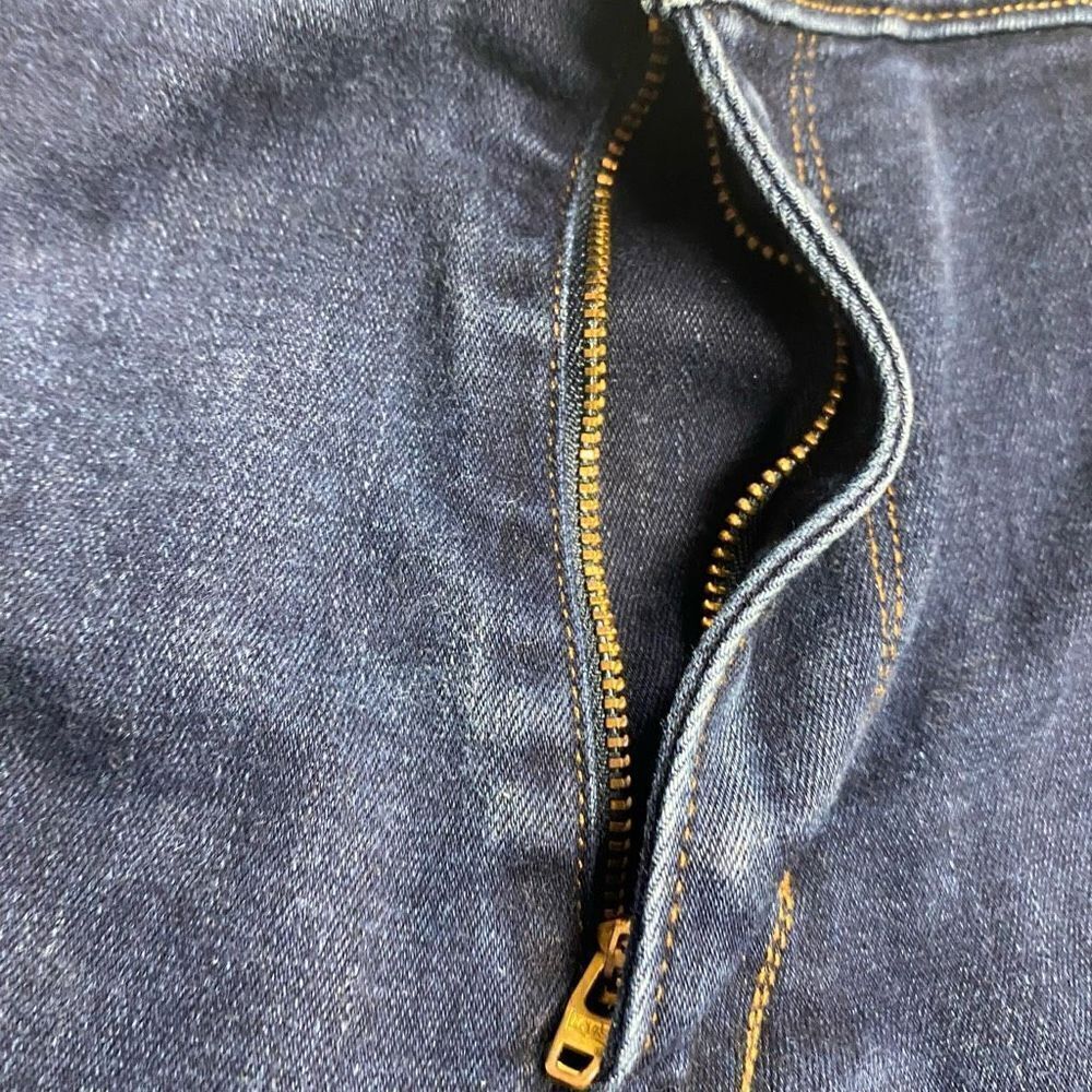 LEVI STRAUSS & CO Women’s Dark Wash Mid Rise Skinny Jeans Size 18 Inseam 30” - Picture 8 of 9